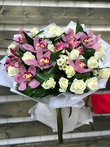Букет цветов из: Розы и Хризантемы в Семёнове