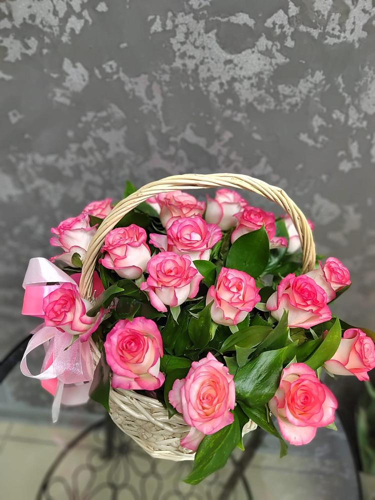 Цветочная композиция из Розы в корзине в Семёнове