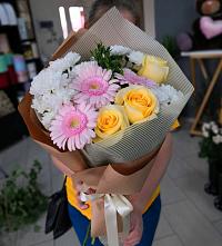 Букет цветов из:  Герберы, Розы и Хризантемы в Семёнове
