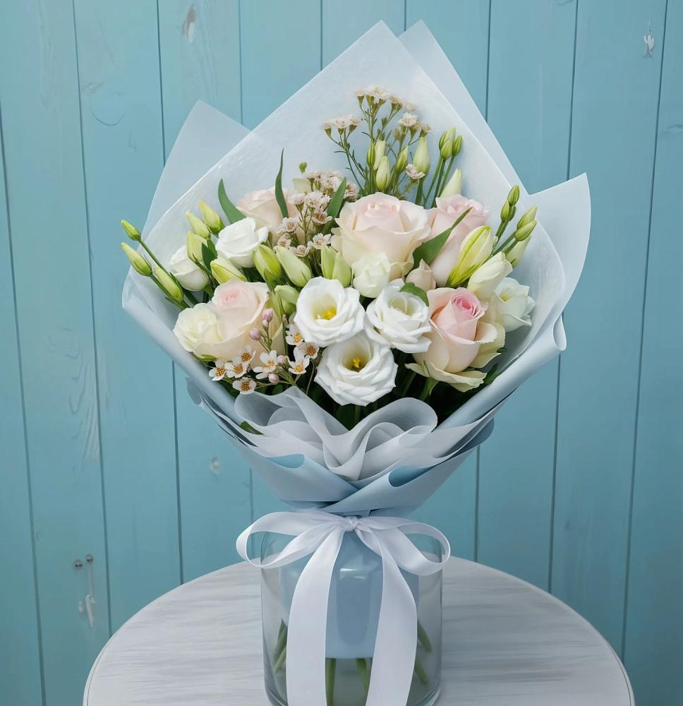 Букет цветов из: Розы и Лизиантусы в Семёнове