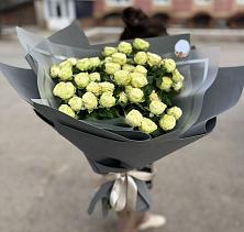 Букет Белые кустовые розы Солинеро в Семёнове