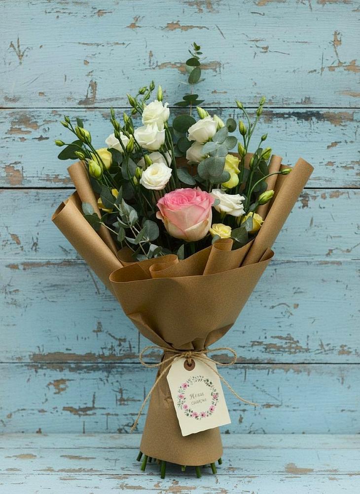 Букет цветов из: Розы и Лизиантусы в Семёнове