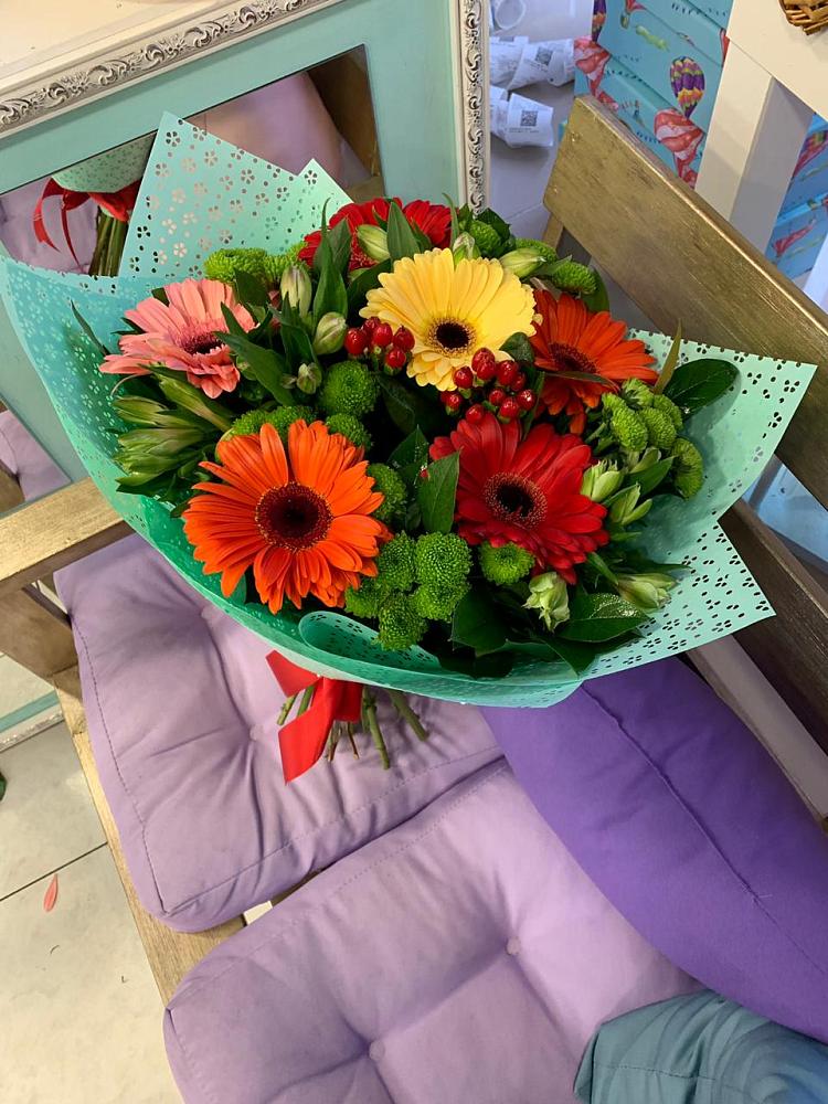 Букет цветов из: Герберы, Хризантемы и Альстромерии в Семёнове