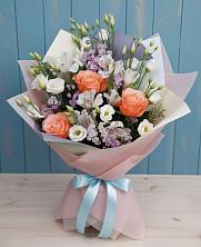 Букет цветов из:  Лизиантусы, Розы, Альстромерии и Гипсофила в Семёнове