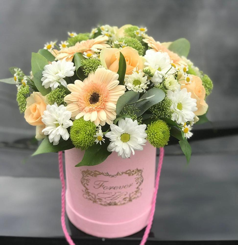 Цветочная композиция из Розы, Герберы и Хризантемы в шляпной коробке в Семёнове