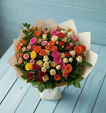 Букет Микс из разноцветных кустовых роз в Семёнове