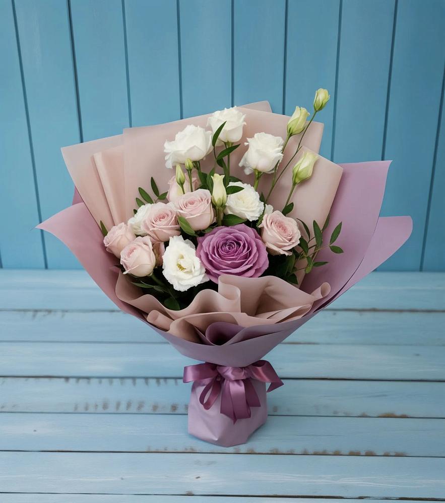 Букет цветов из: Розы и Лизиантусы в Семёнове